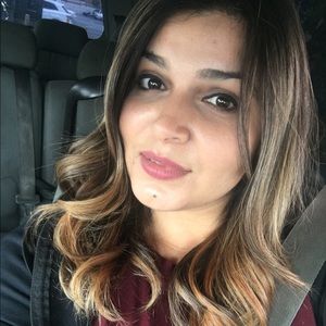 Meet your Posher, Carolina